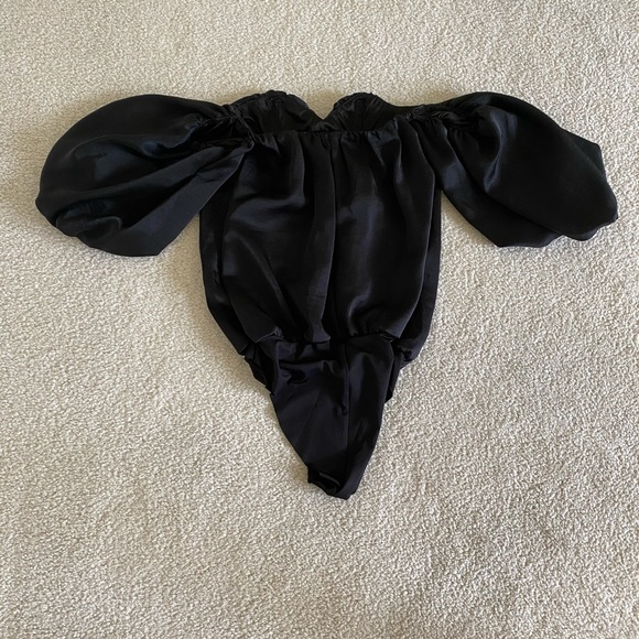 Nasty Gal puff sleeve bodysuit - Picture 3 of 3